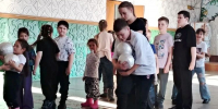 Танцевально-развлекательная программа «День смеха» прошла в районном ДК - Бурлинский район