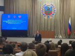 «Россия - это мы»: Губернатор Алтайского края В.П.Томенко встретился с лучшими выпускниками школ Алтайского края.